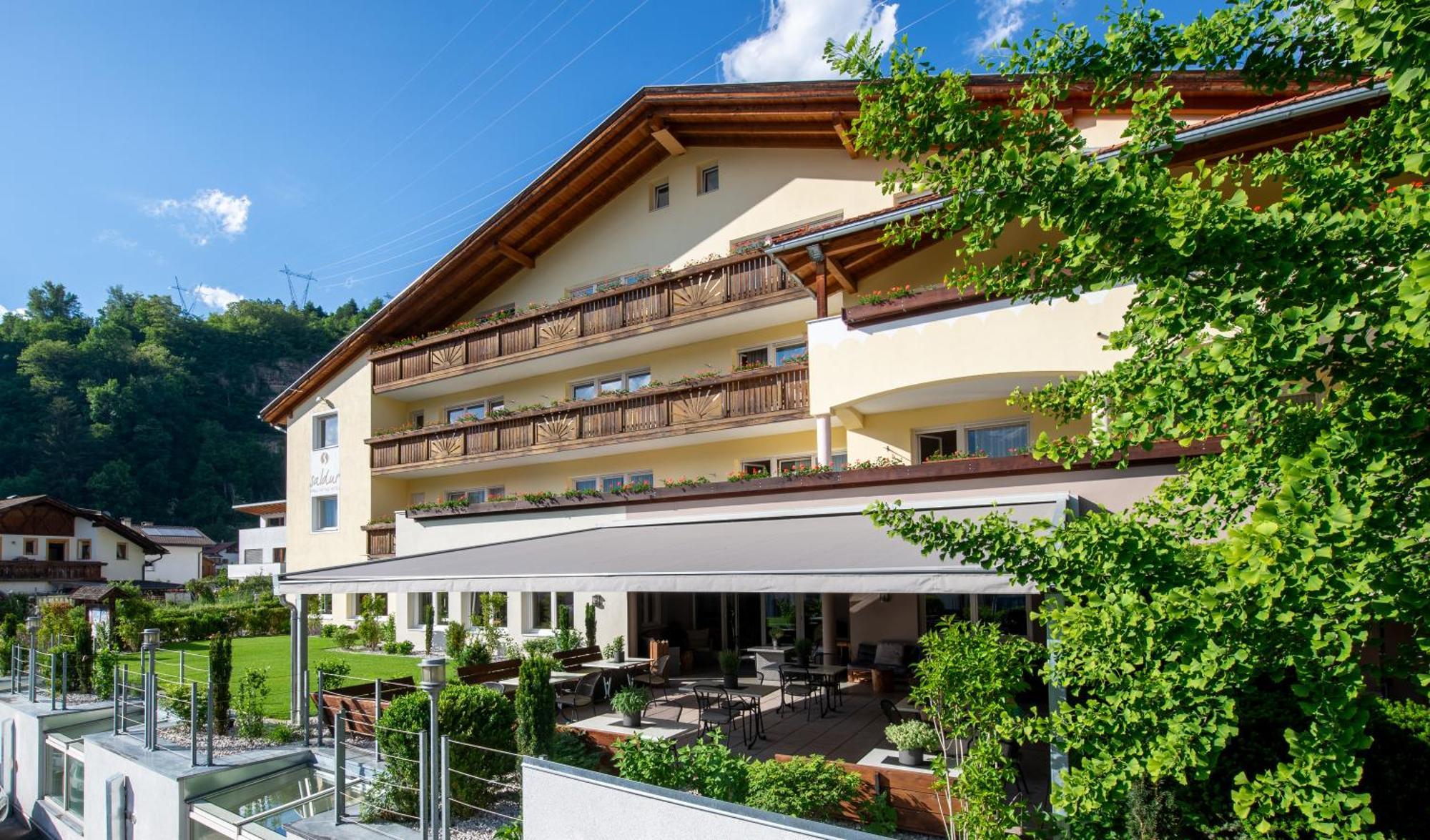 Saldur Small Active Hotel Злудерно Экстерьер фото