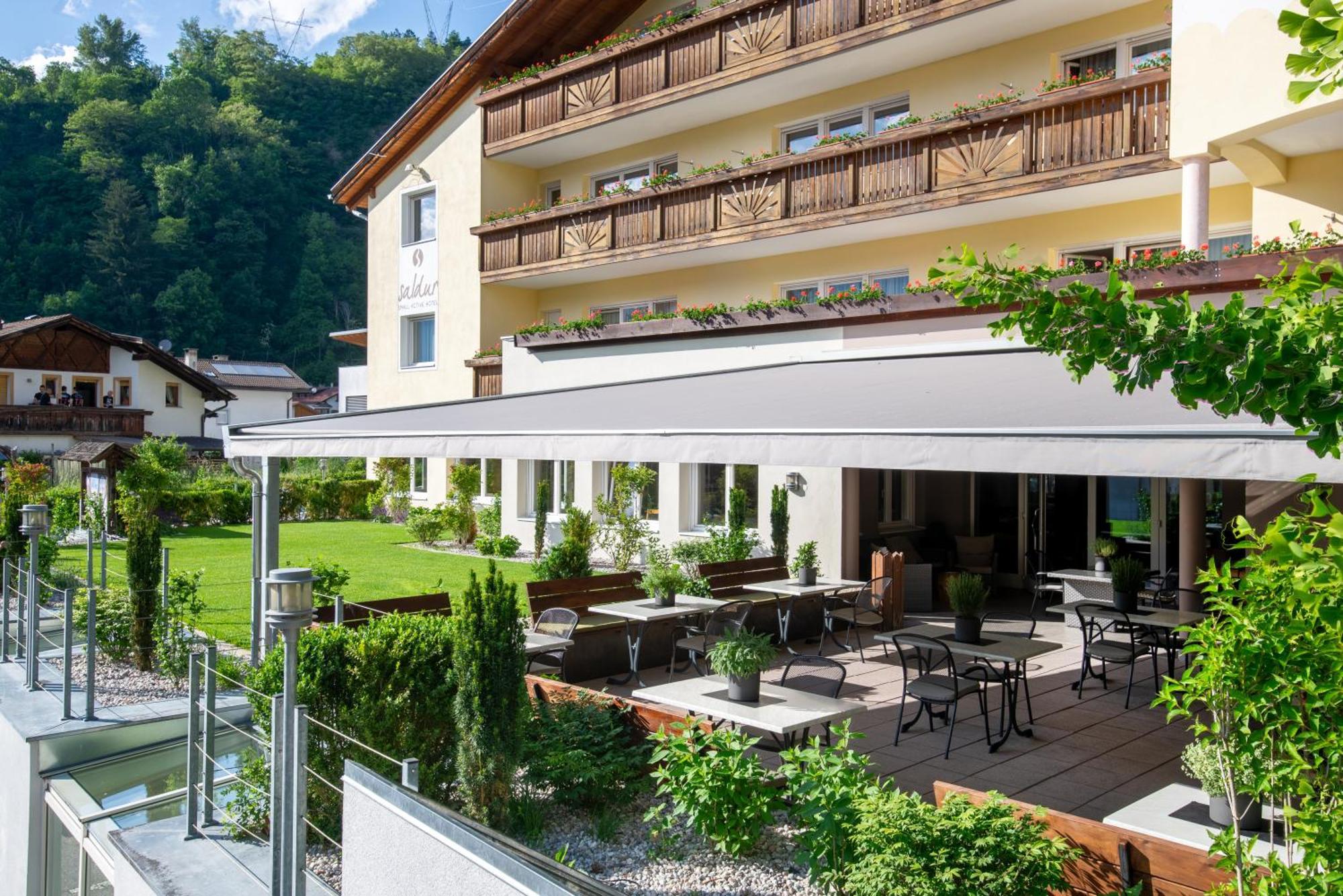 Saldur Small Active Hotel Злудерно Экстерьер фото